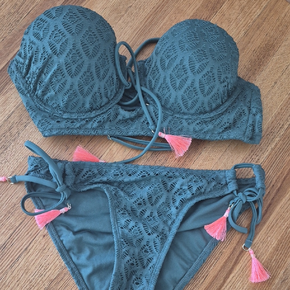 Xhilaration Green and Pink Bikini Set with Quilted Texture